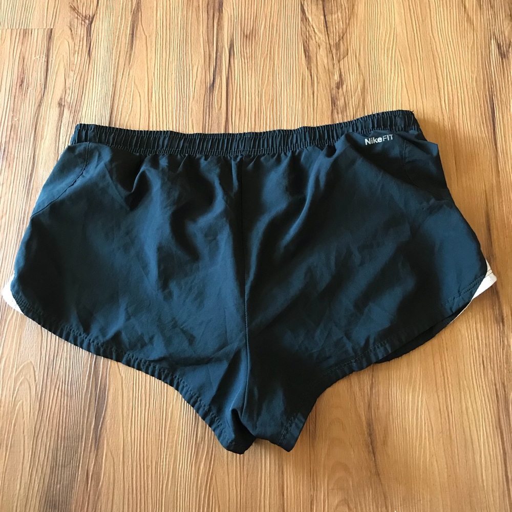 Nike Dri Fit Women’s Running Shorts - Picture 2 of 4